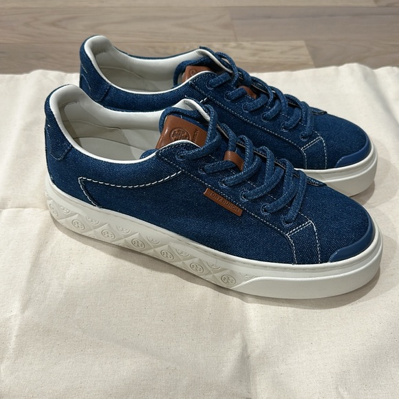 Tory Burch Women's Ladybug Low Top Lace Up Sneakers size 9, brand new - Picture 4 of 5